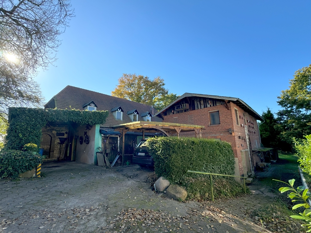 Hofansicht, Carport