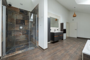 Dusche (Badezimmer OG)